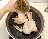 Hình bước làm 1 của món Gà nướng hạt dổi mắc khén