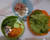 Foto langkah ke 1 dari resep White Soup (Sop Putih Ala Uti).