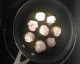 Foto del paso 3 de la receta: Albóndigas de carne en salsa de tomate