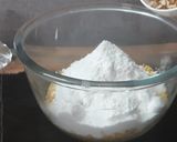 A picture of step 3 of Sattu ke laddoo.