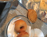 Foto del paso 2 de la receta: Donuts glaseados y rebozados con azúcar
