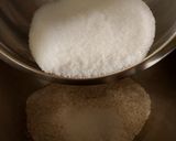Foto del passaggio 5 della ricetta Sbriciolata integrale con noci e confettura di fichi