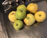 Une image de l'étape 1 de Compote de pommes, prunes,banane et vanille.