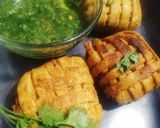 A picture of step 6 of Mat Samosa.
