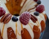 Foto del paso 19 de la receta: Bundt cake de nueces pecanas, chocolate blanco/crema almendra s/g