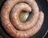 Foto del paso 4 de la receta: Salchicha cocida al vino