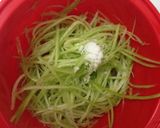 Hình bước làm 1 của món Trứng rán bí xanh