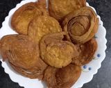 ખાજા મેથી પૂરી (Khaja Methi Puri recipe In Gujarati) રેસીપી સ્ટેપ4ફોટો