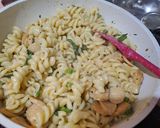Foto langkah ke 4 dari resep Makaroni Spiral Carbonara Keju.