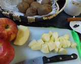 Foto del paso 1 de la receta: Mermelada de kiwis y manzanas