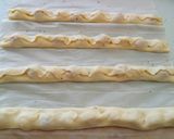 A picture of step 4 of Cheese and tomato spiral.