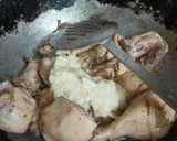 A picture of step 3 of Chicken Qorma.
