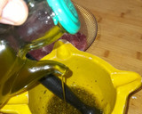Foto del paso 2 de la receta: Contramuslo de pavo en adobo casero