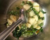 A picture of step 2 of Sabudana with green matar.