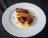 Foto del paso 3 de la receta: Rollitos de salmón y anguriñas sobre parmentier