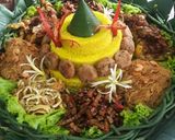 Foto langkah ke 3 dari resep Tumpeng nasi kuning.