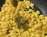 Foto del paso 2 de la receta: Huevos Revueltos en Sala Verde Con Cilantro 🌿