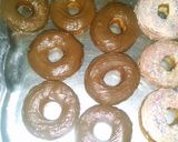 Foto del paso 8 de la receta: Rosquillas fritas con chispas de color
