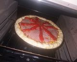 Foto del paso 6 de la receta: Pizza de Jamón y morrones rellena a los 4 quesos!