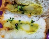 नाशिकचा प्रसिद्ध पाव वडा (pav vada recipe in marathi) रेसिपी स्टेप 9 फोटो 