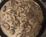 Foto del paso 3 de la receta: Tortilla de patata rellena de champiñones y queso azul