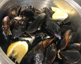 Foto del paso 2 de la receta Mejillones al vapor con cerveza