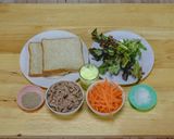 รูปขั้นตอนการทำที่ 1 ของ แซนด์วิช ทูน่า มายองเนส ทำง่าย และ อร่อย