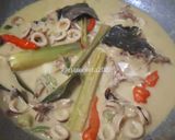 Foto langkah ke 3 dari resep Cumi kuah santan kuning.