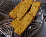Foto langkah ke 5 dari resep Tempe Goreng Bumbu Kuning.