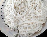 Foto langkah ke 1 dari resep Bihun Goreng Sederhana.