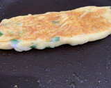 Foto langkah ke 5 dari resep Omelet Telur ala Hotel.