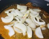 Foto del paso 3 de la receta: Filetes de Pechuga de Pollo Encebollado 🧄🧅🍅🌿
