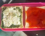 A picture of step 3 of Tiranga bread pakora.