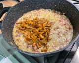 Une image de l'étape 16 de Tagliatelles à la viande séchée, girolles et crème de courgettes.