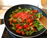 Foto del paso 2 de la receta: Paella de pollo/conejo para dos