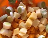 Foto del passaggio 1 della ricetta Vellutata di Zucca, Porri e Patate