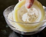 A picture of step 4 of Mozzarella Onion Rings.