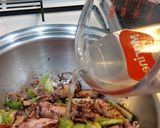 Foto langkah ke 3 dari resep Cumi asin tumis tomat ijo kecombrang.