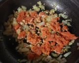 Foto langkah ke 3 dari resep Spaghetti al Salmone in Bianco.