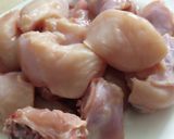 A picture of step 1 of Tandoori Chicken Karahi.
