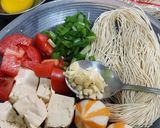 Foto langkah ke 1 dari resep Misoa kuah Telur Tomat (845).