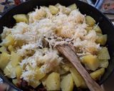 Szalonnás, káposztás burgonya Sanyisan recept fázis 5 fotója