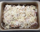Fehérboros sült csirkecomb vele sült hagymával recept fázis 2 fotója