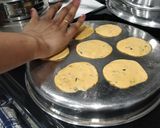 A picture of step 5 of Traditional Thattai.