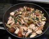 Foto del paso 4 de la receta: Tallarines vegetales con pollo y verduras
