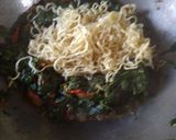Foto langkah ke 5 dari resep Tumis Pucuk Ubi Bumbu Terasi.