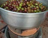 Hình bước làm 2 của món Mật nho Phan Rang
