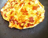 Foto langkah ke 3 dari resep Telur Dadar Bakar.
