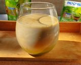 Foto langkah ke 3 dari resep Matcha caffe latte.