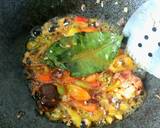 Foto langkah ke 4 dari resep TUMIS DAUN SINGKONG GURIH & ENAK.